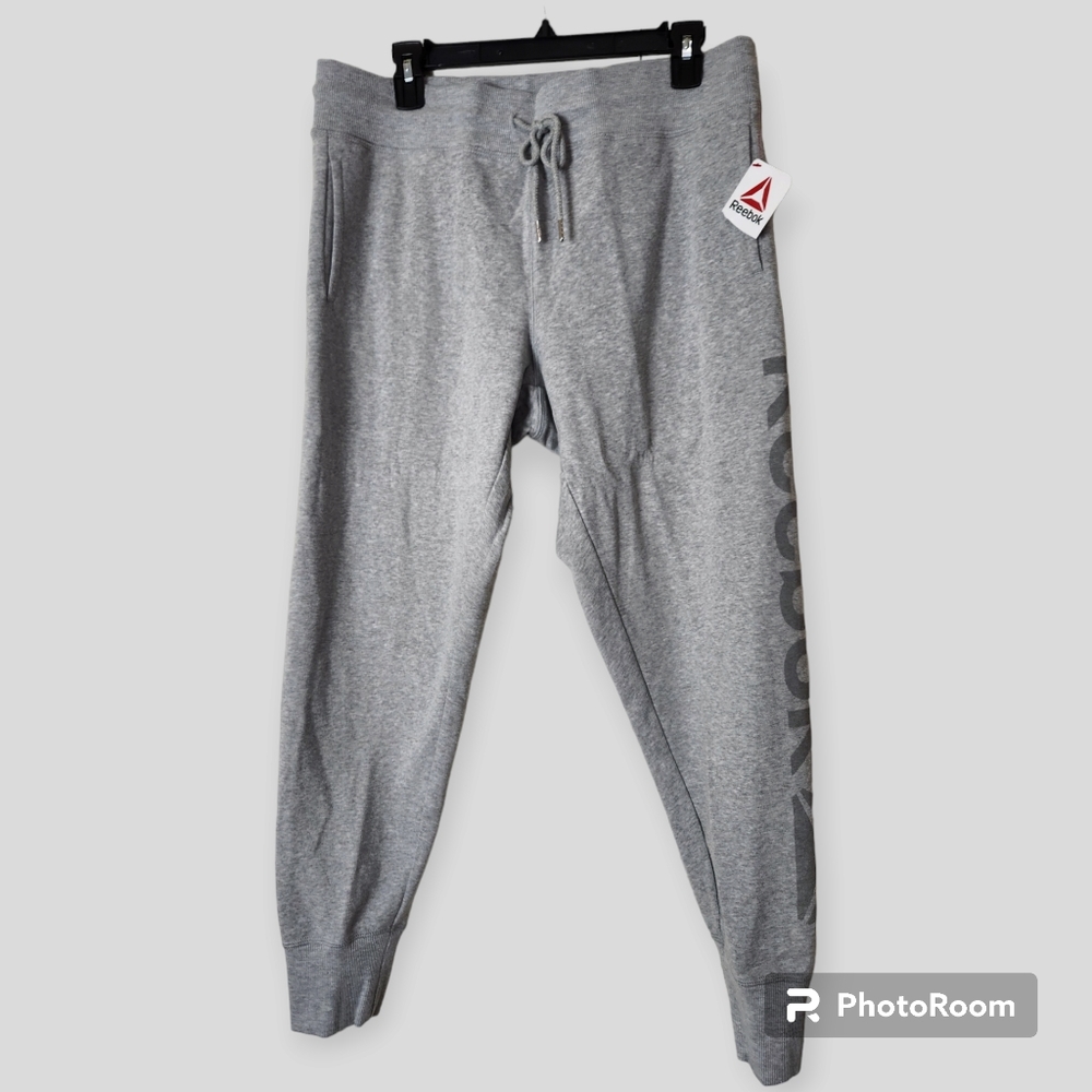 Reebok Graphic Jogger size Large